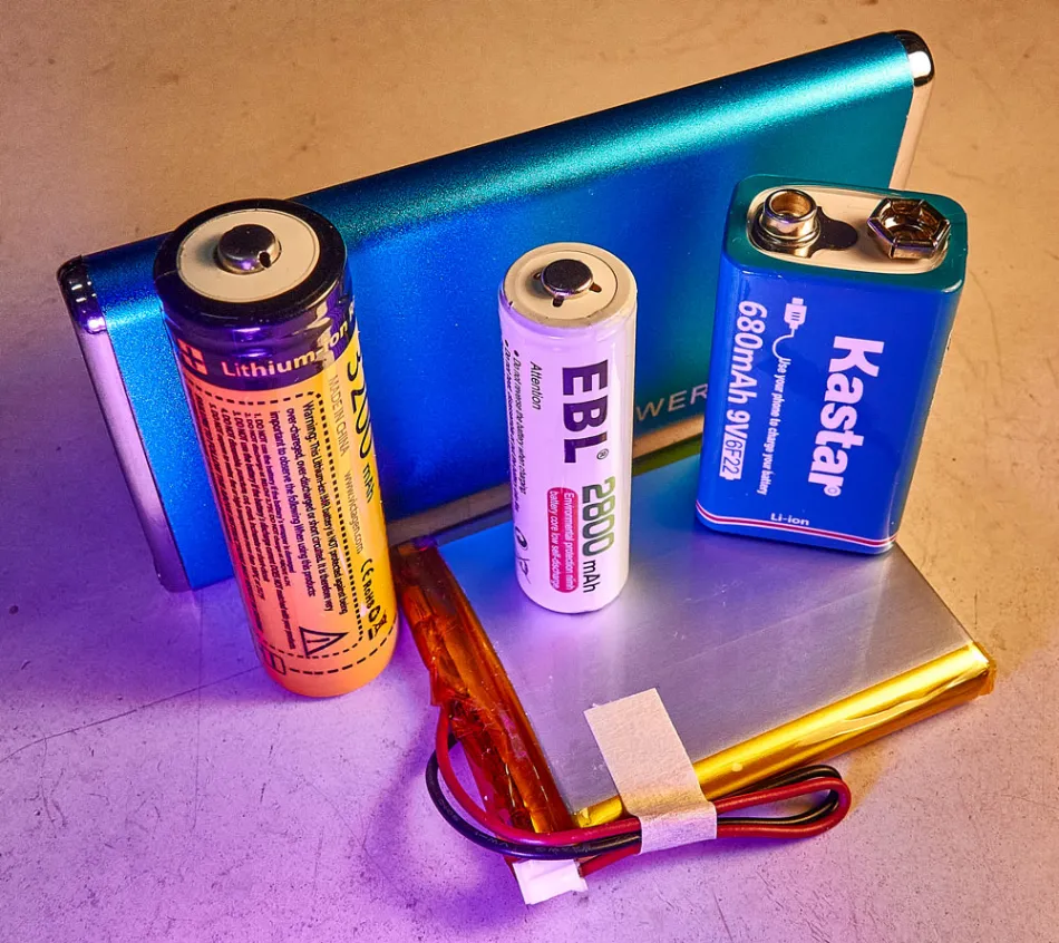 A small, dedicated battery analyzer design
